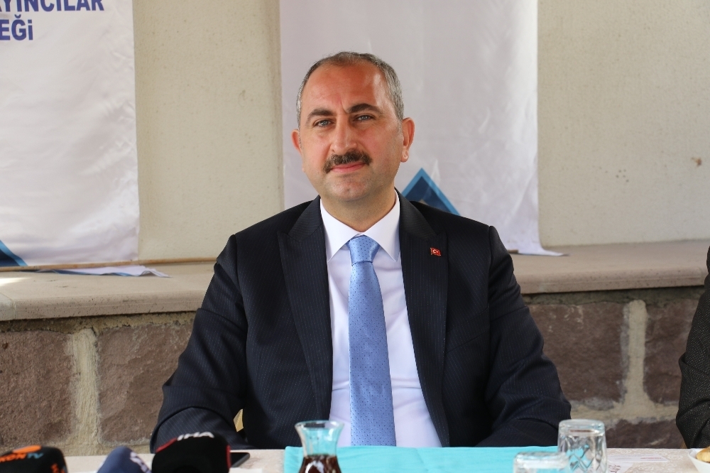 Adalet Bakanı Gül’den AYM açıklaması