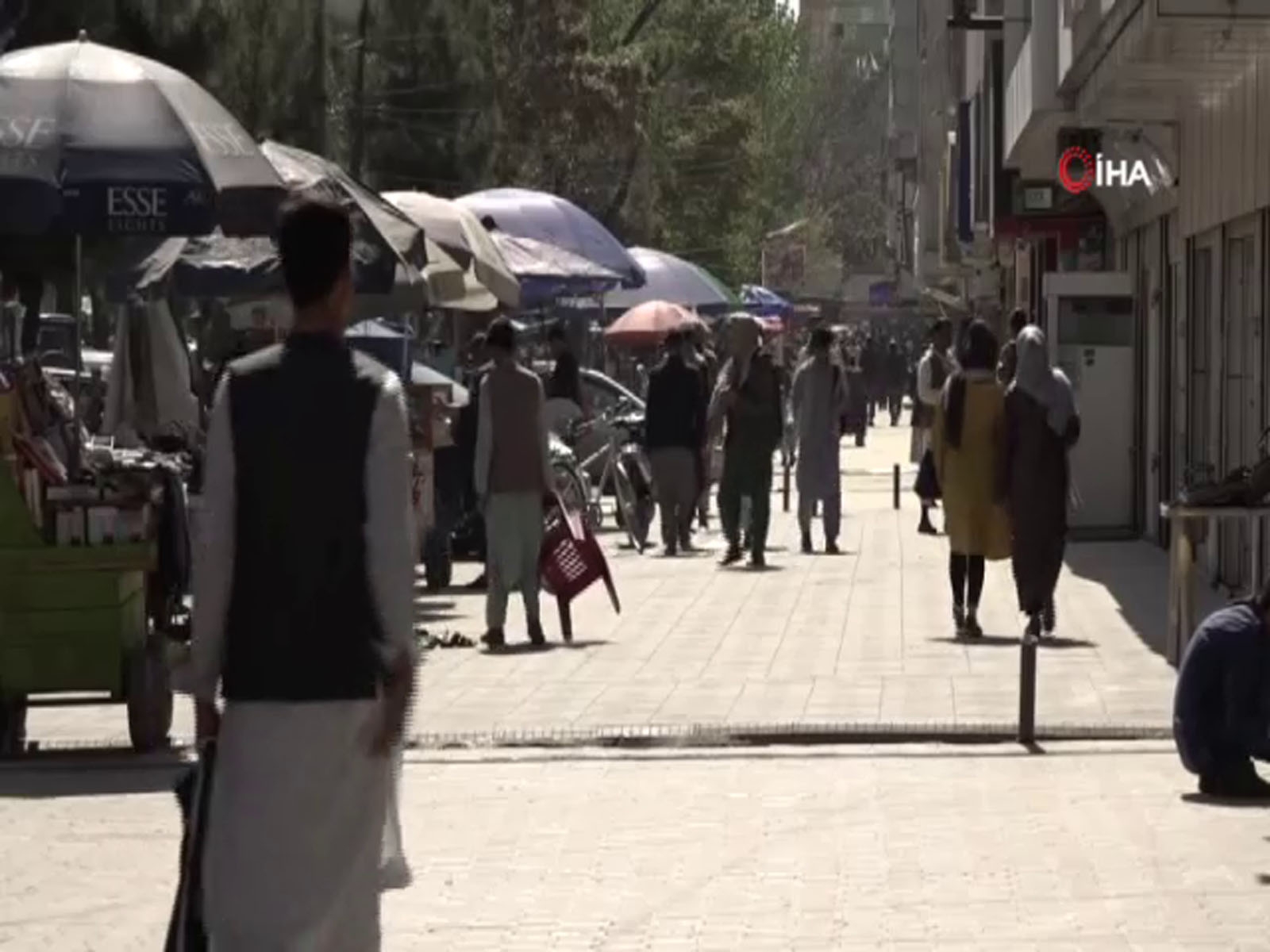 Afganlar, ABD ve NATO döneminde ülkede uyuşturucu tüketiminin arttığını düşünüyor