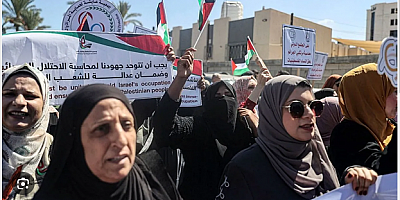 Alçak israil askerleri iffetli Filistinli kadınları çırılçıplak soydu