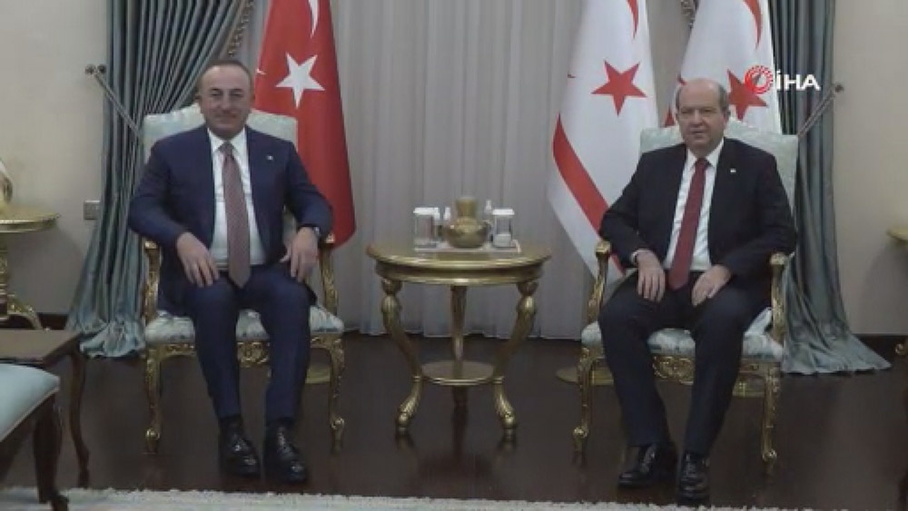Bakan Çavuşoğlu KKTC Cumhurbaşkanı Tatar ile görüştü