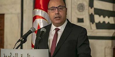 Darbecilerin Tunus Başbakanı Meşişi'yi dövdükleri öne sürüldü