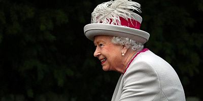 Dünyayı dolaşan Kraliçe Elizabeth Yunanistan'a neden hiç gitmedi?