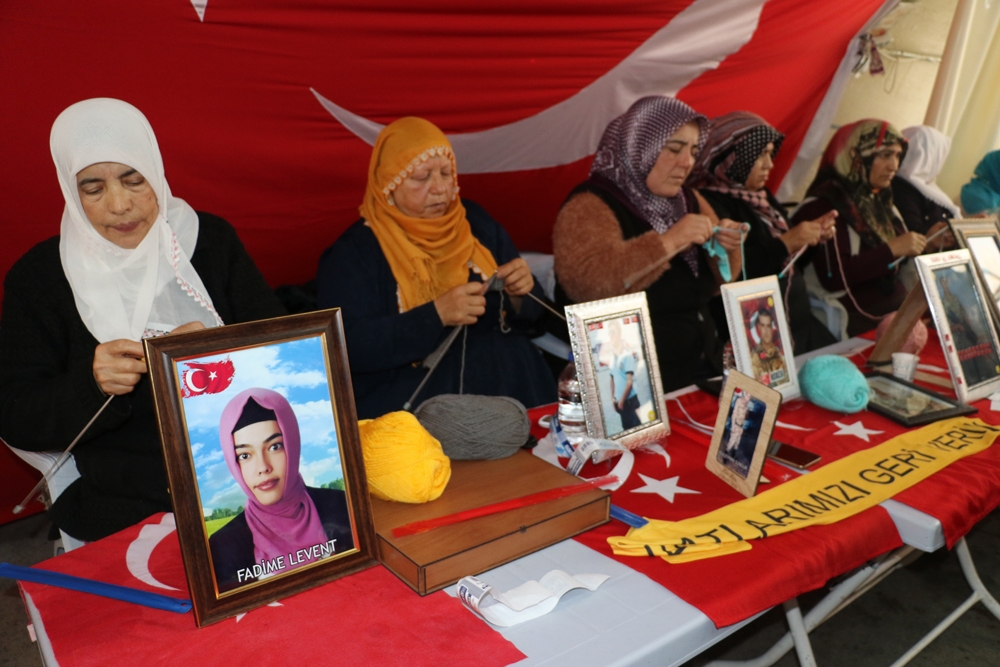 Elazığ’a bir destek de Diyarbakır annelerinden