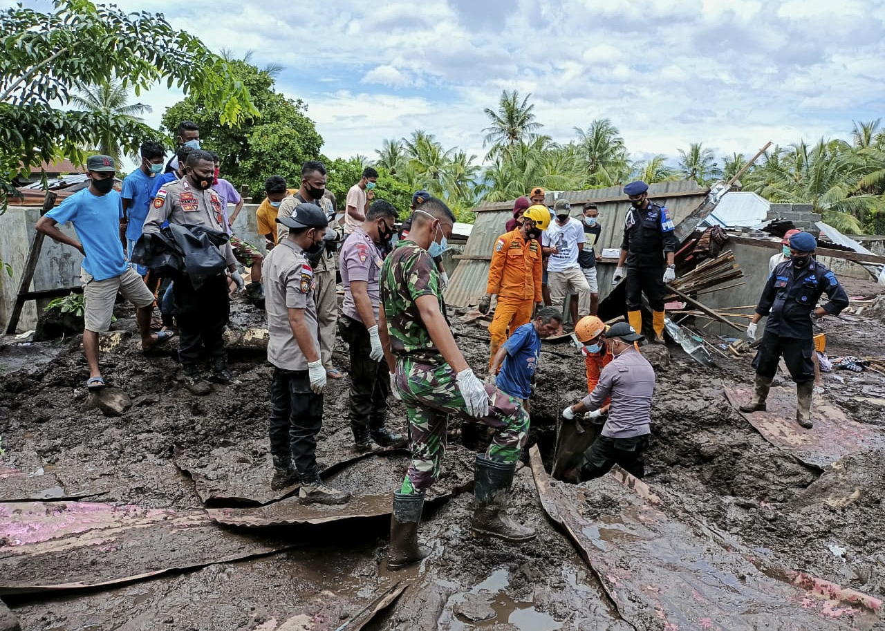 Endonezya’daki sel ve heyelan felaketinde can kaybı 117’ye yükseldi