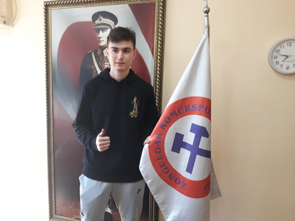 Galatasaraylı genç oyuncu Atalay Yıldırım resmen Zonguldak Kömürspor’da