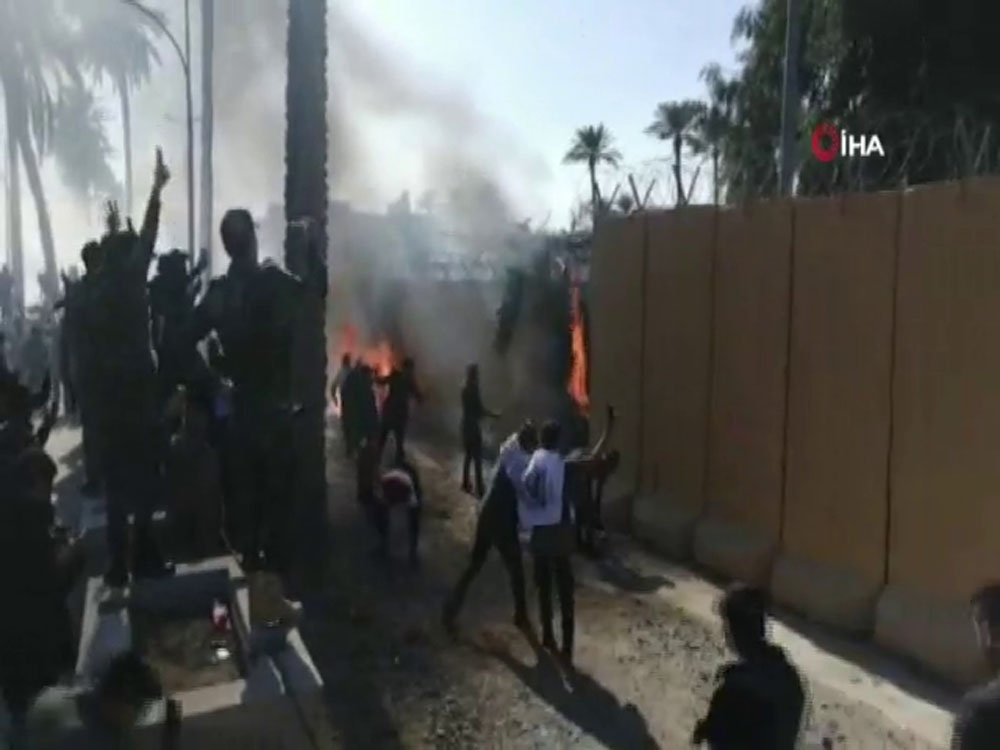 Haşdi Şabi Yanlıları, Abd Bağdat Büyükelçiliği Binasını Ateşe Verdi