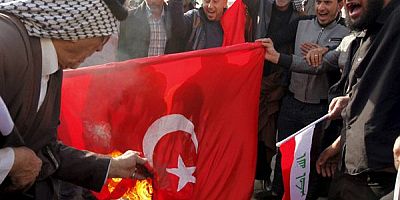 Irak'ta Türk bayrağını yaktılar