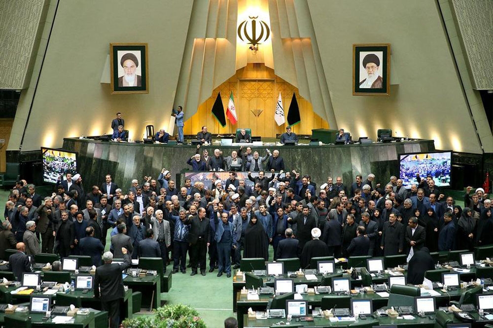 İran Meclisi’nde 
