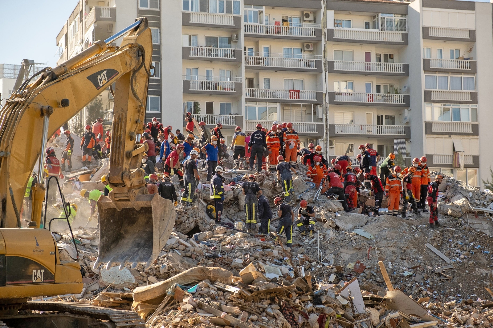İzmir depreminde yıkılan 8 bina için 22 yeni gözaltı kararı