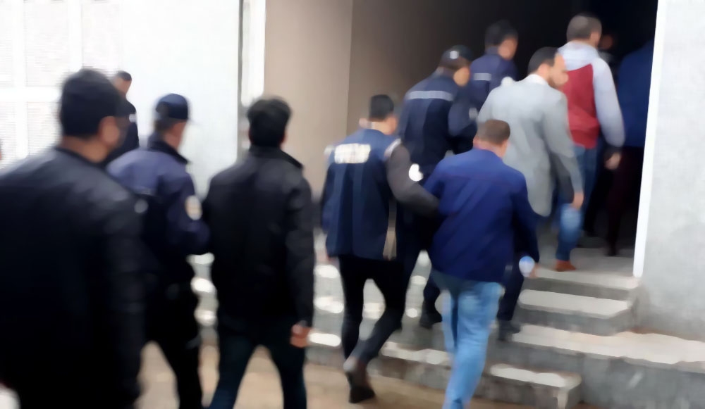 İzmir merkezli 50 ilde FETÖ operasyonu: 304 gözaltı kararı