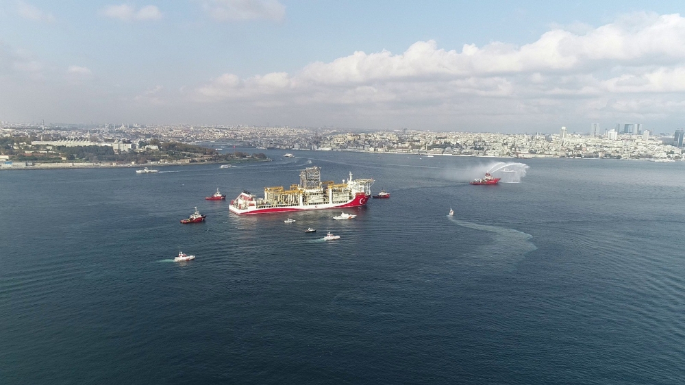“Kanuni” Sondaj Gemisi İstanbul Boğazı’ndan böyle geçti