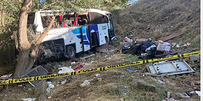 Katliam gibi otobüs kazası.. 12 yolcu öldü 19 kişi yaralandı
