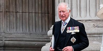Kraliçe Elizabeth'in oğlu Charles İngiltere Kralı ilan edildi