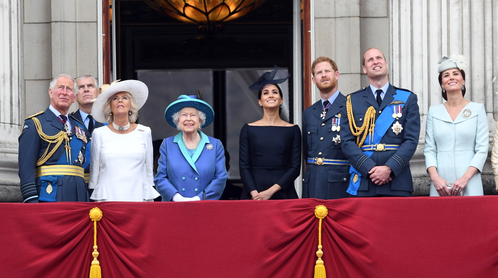 Prens Philip’in cenaze töreninde Kraliçe yalnız oturacak