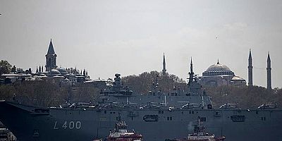 TCG Anadolu İstanbul Boğazı'nda