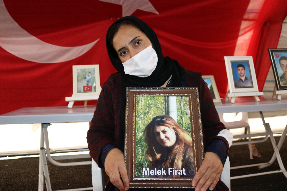 Terör örgütü PKK tarafından kaçırılan kızının yolunu gözlüyor