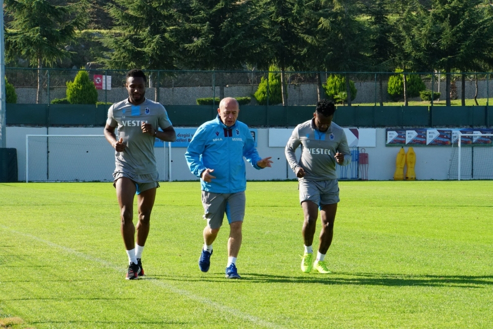 Trabzonsporda Obi Mikel, Onazi Ve Ekuban Özel Çalıştı