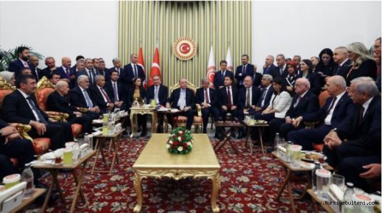 Cumhurbaşkanı Erdoğan, Babacan ve Davutoğlu ile bir araya geldi