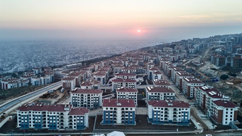 Deprem bölgesinde yıl sonuna kadar 453 bin konut  teslim edilecek