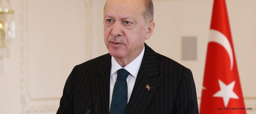 Erdoğan: Üniversite heyecanı yaşayan tüm gençleri tebrik ediyorum