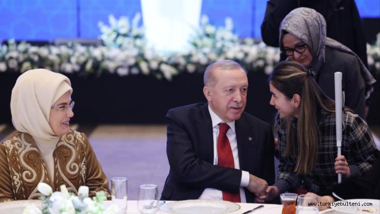  Erdoğan ve eşi Emine Erdoğan, 8 Mart Dünya Kadınlar Günü İftar Programı'na katıldı