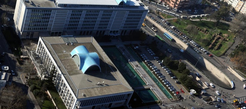 İBB'ye yönelik yolsuzluk soruşturmasında 8 şüpheli tutuklandı