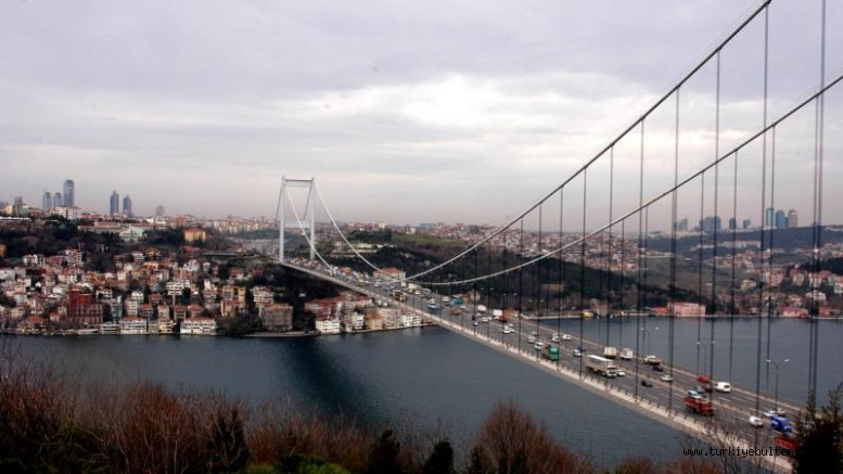 Ramazan Bayramı'nda otoyol ve köprülerden 12,3 milyon araç geçti