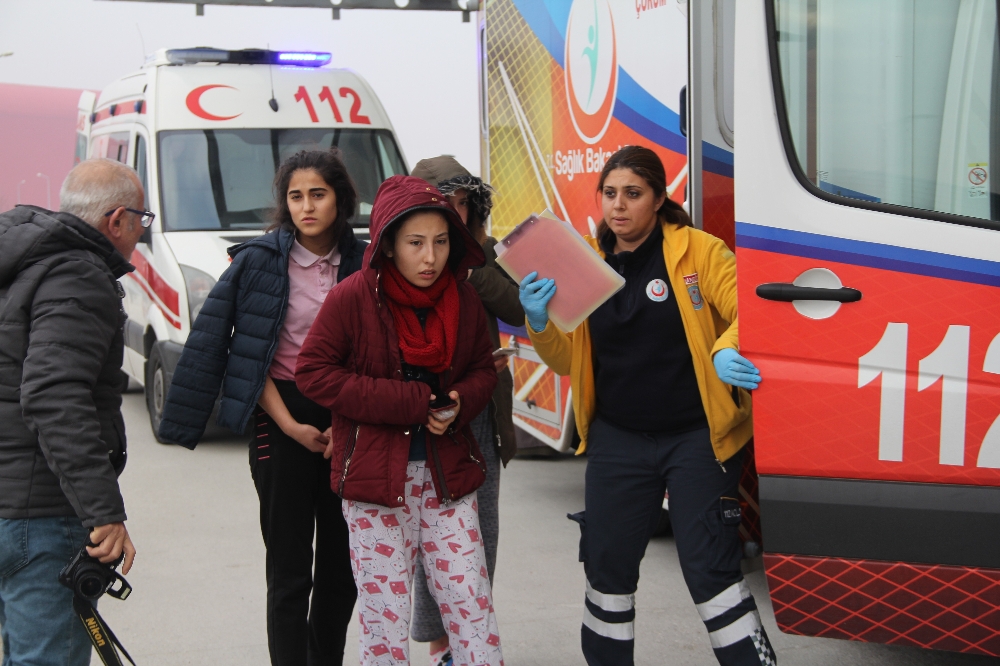 103 Öğrenci Yerinden Çıkan Kombi Bacasından Sızan Gazdan Etkilenmiş