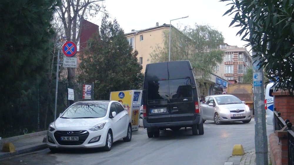 11 yaşındaki çocuğun kargo aracının altında kaldığı dehşet anları kamerada