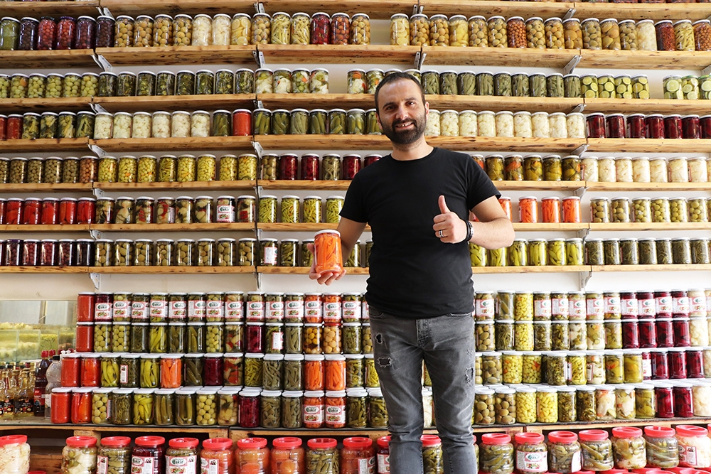 110 çeşit turşu kurdu, talep büyük