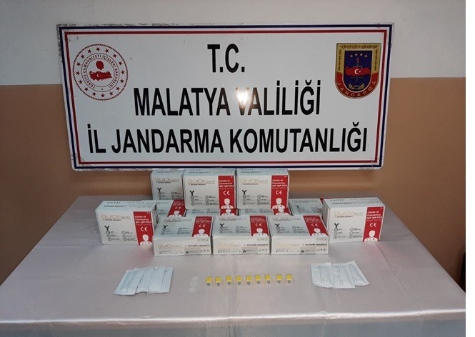 119 kaçak Covid-19 hızlı test kiti ele geçirildi