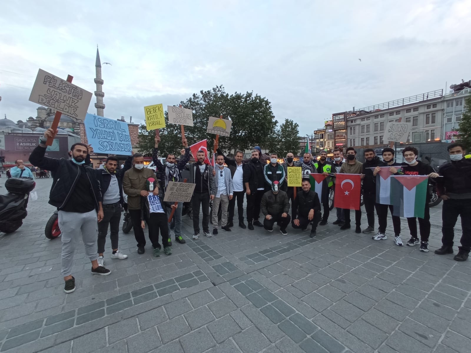 130 motosiklet sürücüsü Filistin için zafer sürüşü gerçekleştirdi