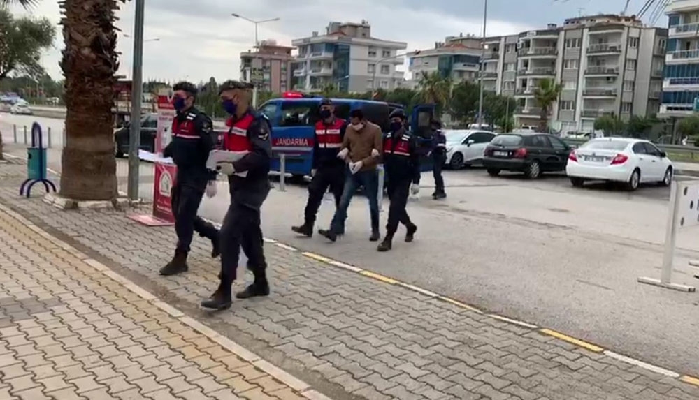 15 farklı suçtan aranan şahıs sahte kimlikle yakalandı
