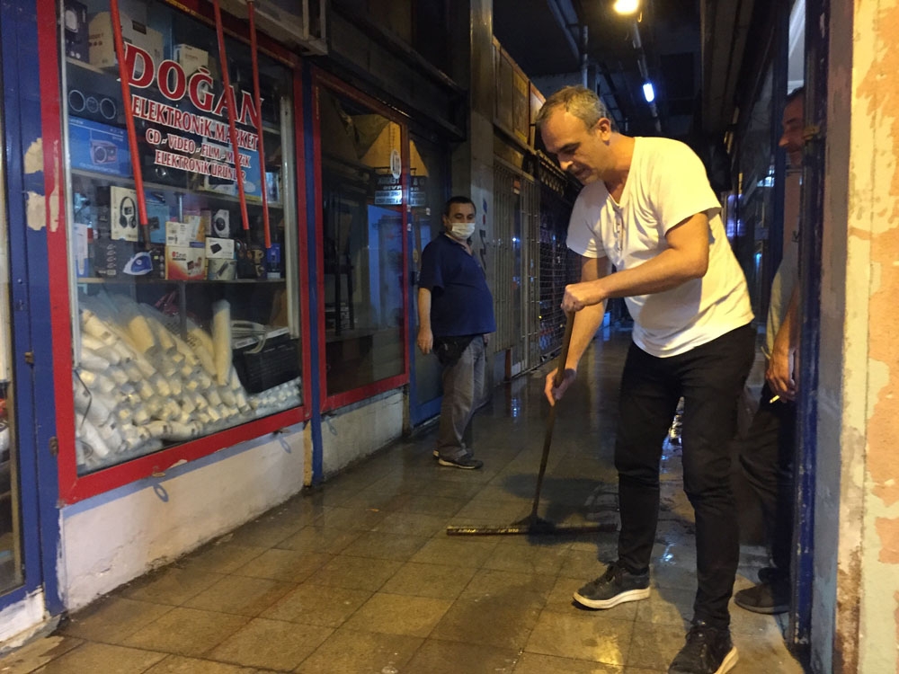 15 Temmuz Demokrasi Otogarı’nda çarşıları su bastı
