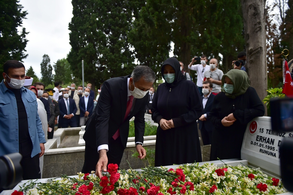 15 Temmuz Edirnekapı Şehitliği’nde anma töreni düzenlendi