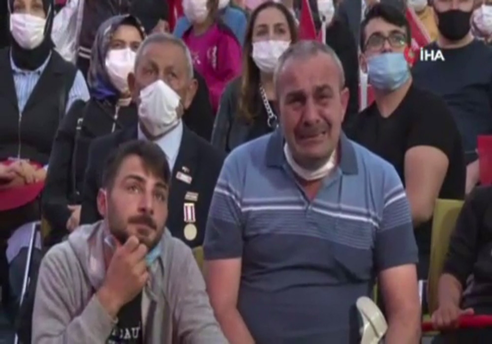 15 Temmuz Gazisi o görüntüleri izleyince gözyaşlarına boğuldu
