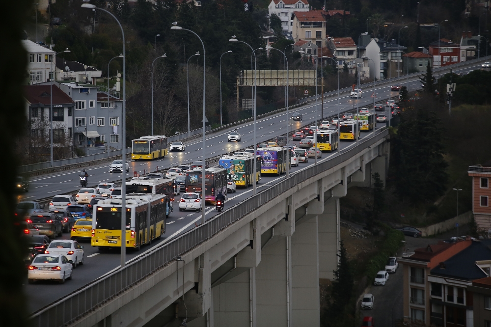15 Temmuz Şehitler Köprüsü’ndeki kaza trafiği felç etti