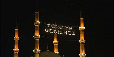 15 Temmuz'un yıl dönümünde 81 ildeki camilerden sela sesleri yükseldi