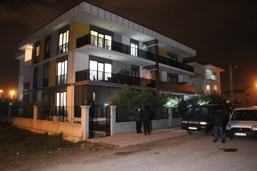 15 yaşındaki çocuk tartıştığı üvey babasını silahla vurarak öldürdü