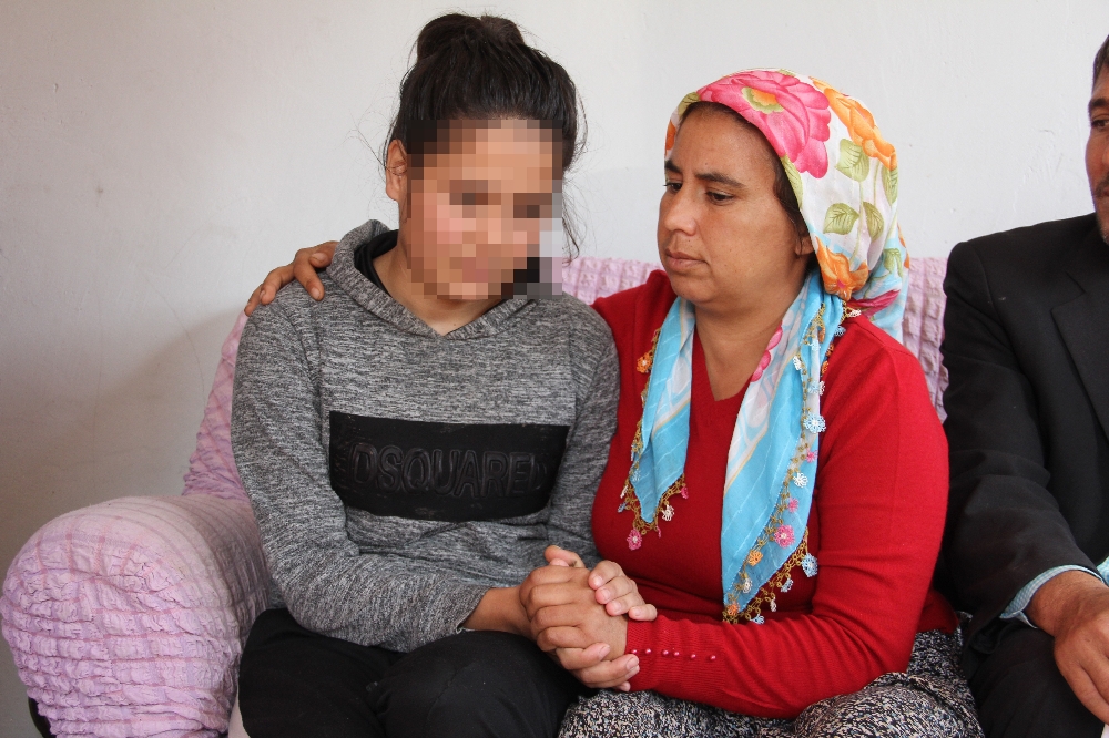 15 Yaşındaki Kız Çocuğuna Dehşeti Yaşattılar