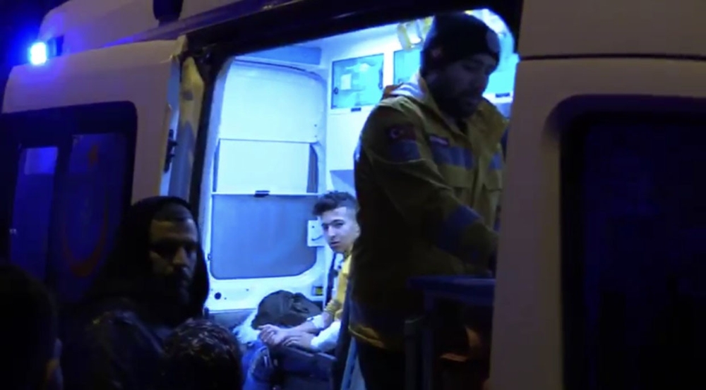 16 yaşındaki genç evde televizyon izlerken dehşeti yaşadı
