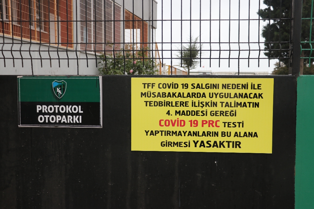 17 futbolcusunun korona virüs testi pozitif çıkan Kocaelispor’un maçları ertelendi