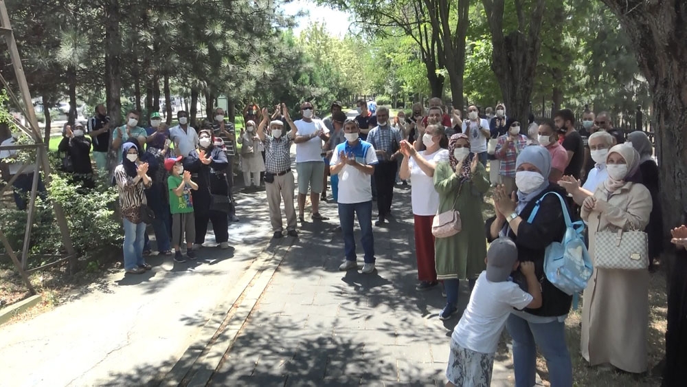18 ayda bitecek daireler 3 yıldır tamamlanamayınca hak sahipleri isyan etti