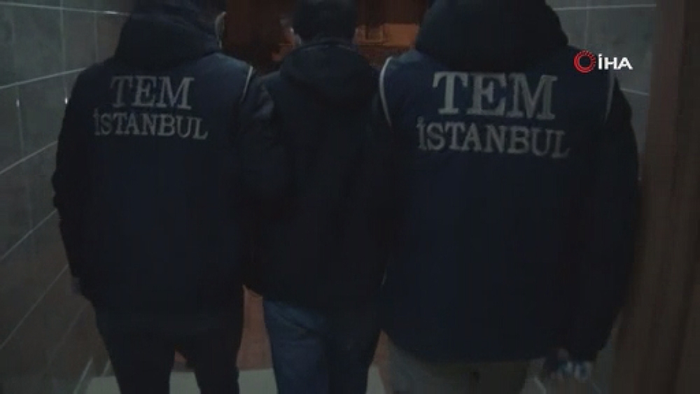 18 DEAŞ’lının yakalandığı terör operasyonunda bir evden balya balya dolar çıktı