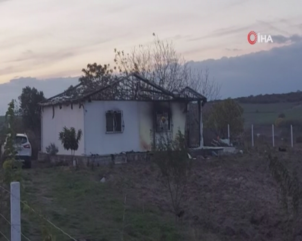 2 çocuk öldü, baba ve anne çocuklarını kurtarmaya çalışırken ağır yaralandı