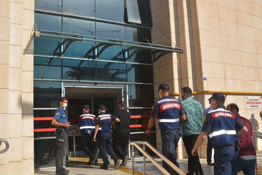 2 milyon 500 bin TL’yi zimmetine geçirdiği iddia edilen şüphelilere gözaltı