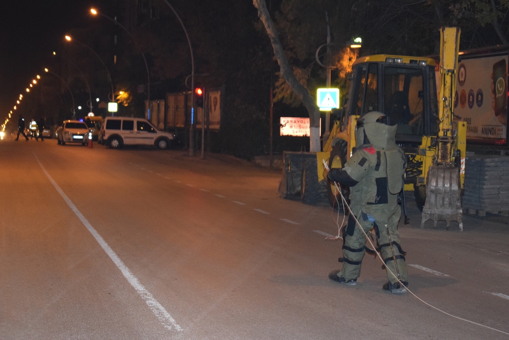 2. Ordu Komutanlığı Önünde Şüpheli Valiz Alarmı