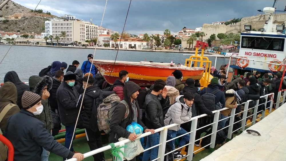 200 düzensiz göçmen umut yolculuğunda yakalandı