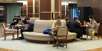 24 saat açık kütüphanede 