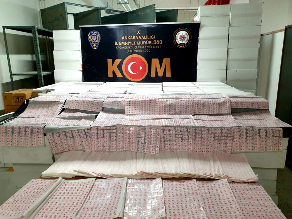 26 bin 650 mükerrer TAPDK bandrolü ve 1 milyon makaron ele geçirildi